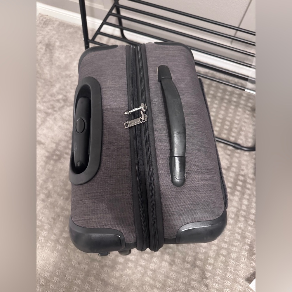 Tumi Gen 4.2 Short Trip Expandable 4 Wheel Packing Case Continental - Picture 2 of 12